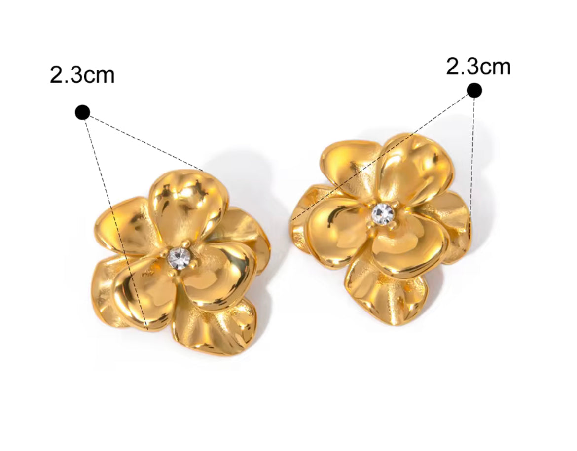 Lily Stud Earrings